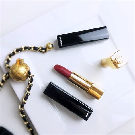 chanel de lion lipstick